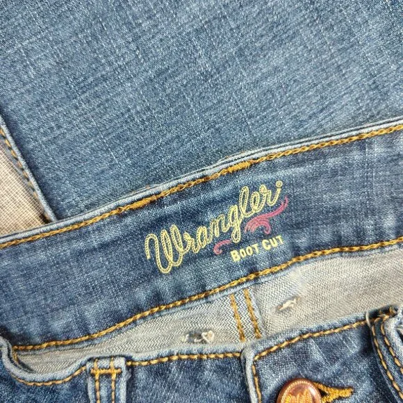 Wrangler Jeans Womens Size 28x30 Blue Retro Boot Cut Western Stitched Pockets - Picture 12 of 14